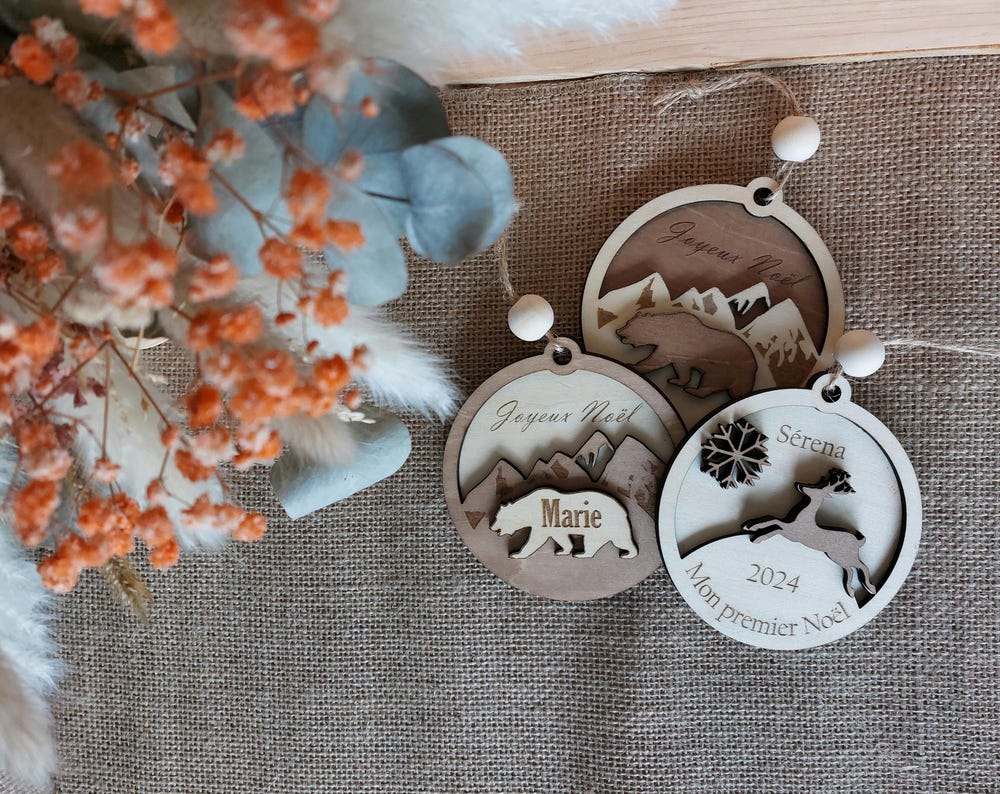 Boule de Noël en bois personnalisée